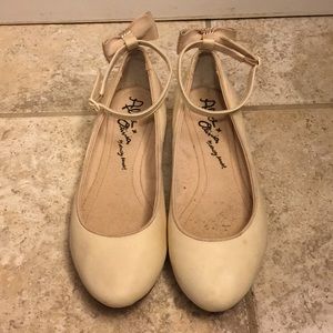 Alice and Olivia Rose gold bow ballet flat